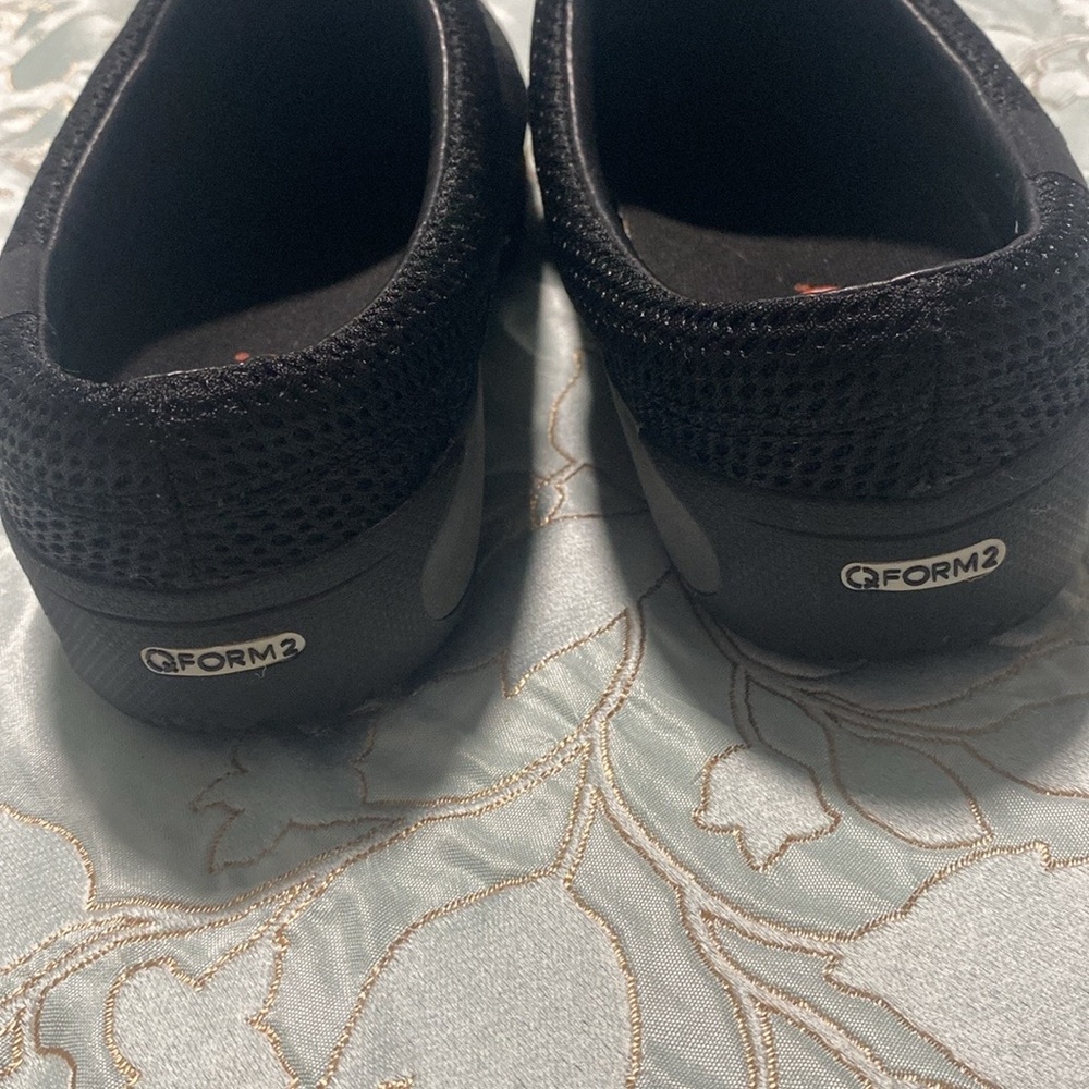 Merrell Black Slip-On Shoes - Picture 4 of 9